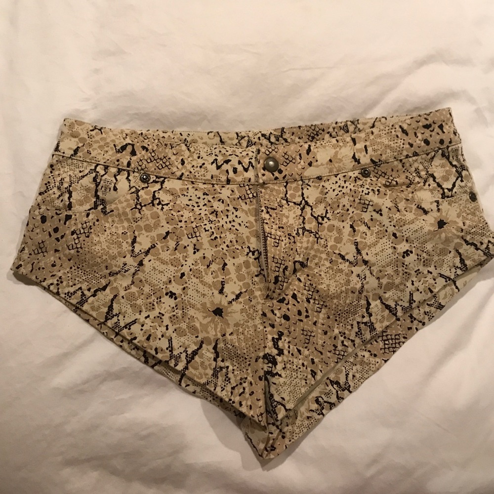 NWOT XS Spell and The Gypsy collective shorts
